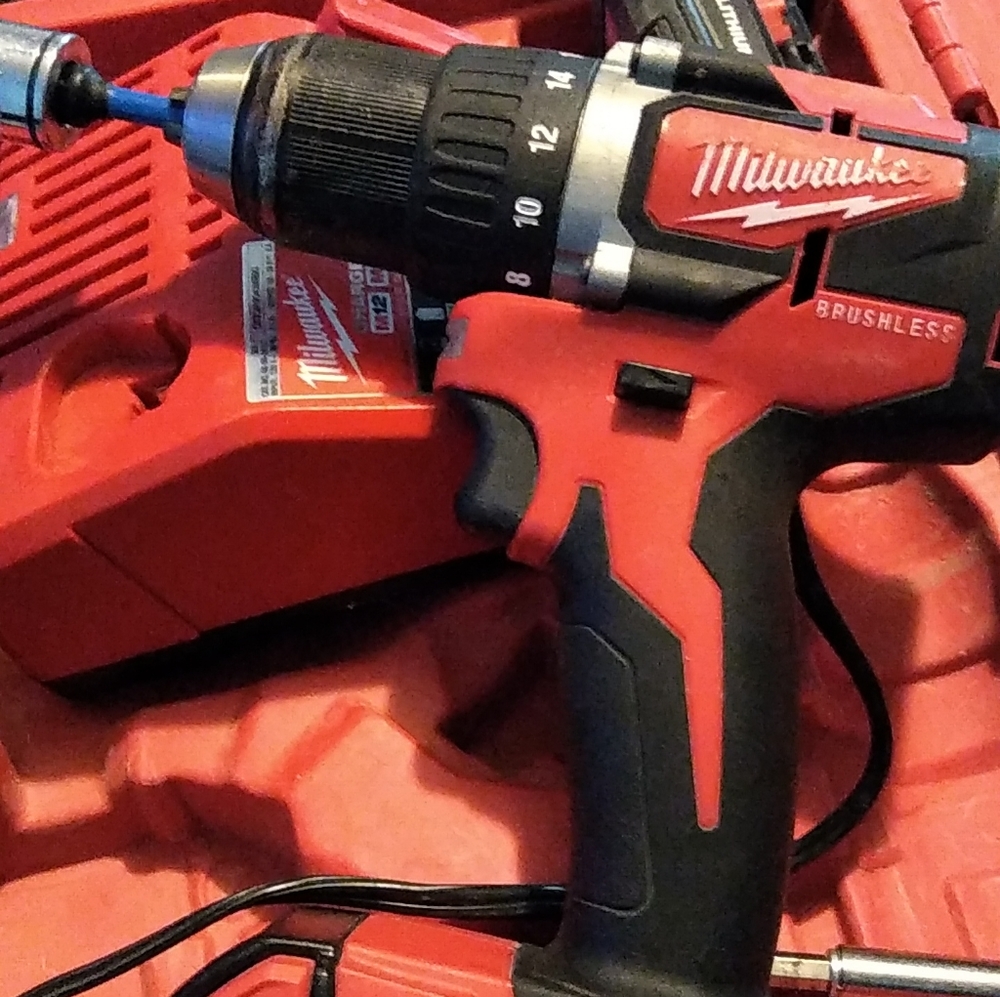 Milwaukee Drill Kit M18